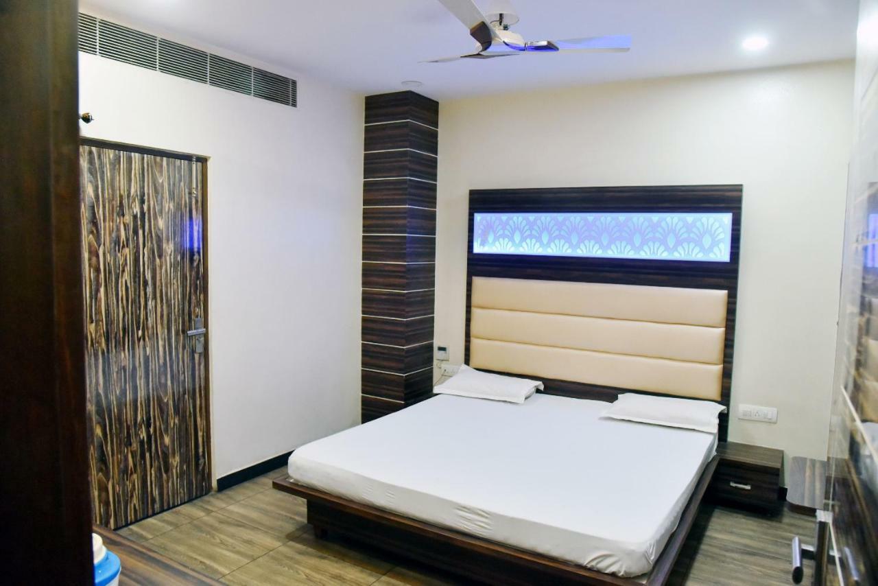 Hotel Midtown & Restaurant Jhunjhunu エクステリア 写真