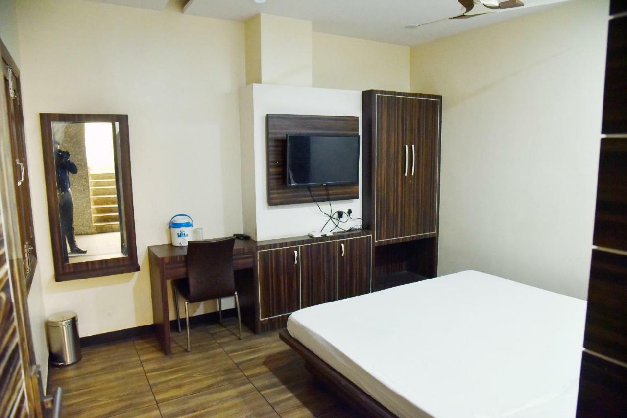 Hotel Midtown & Restaurant Jhunjhunu エクステリア 写真