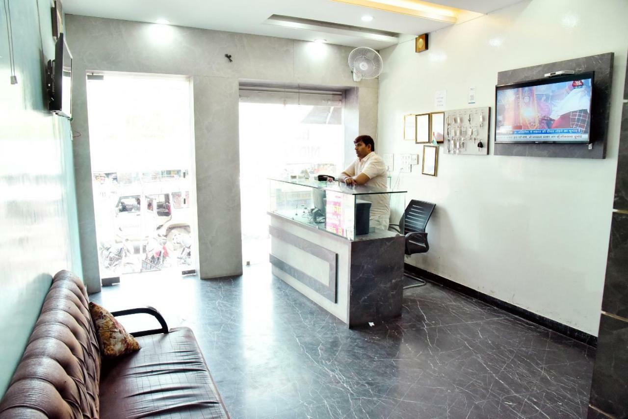 Hotel Midtown & Restaurant Jhunjhunu エクステリア 写真